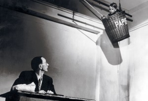 Filmszene aus dem Originalfolm "Das fliegende Klassenzimmer" von Erich Kästner (Bild: dpa)