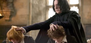 Professor Snape in "Harry Potter und der Feuerkelch" (Bild: © ARD Degeto/Warner Bros.Entertainment )