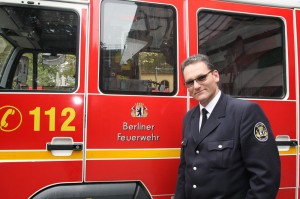 Bernd Bruckmoser arbeitet bei einer Feuerwehr in der Stadt Berlin. (Foto: dpa)