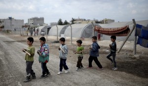 Viele Kinder, die aus Syrien geflohen sind, sind in Flüchtlingslagern in der Türkei untergekommen.(Foto: dpa)